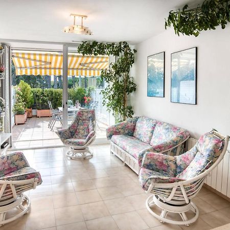 Big Villa Sagaro С'Агаро Екстериор снимка